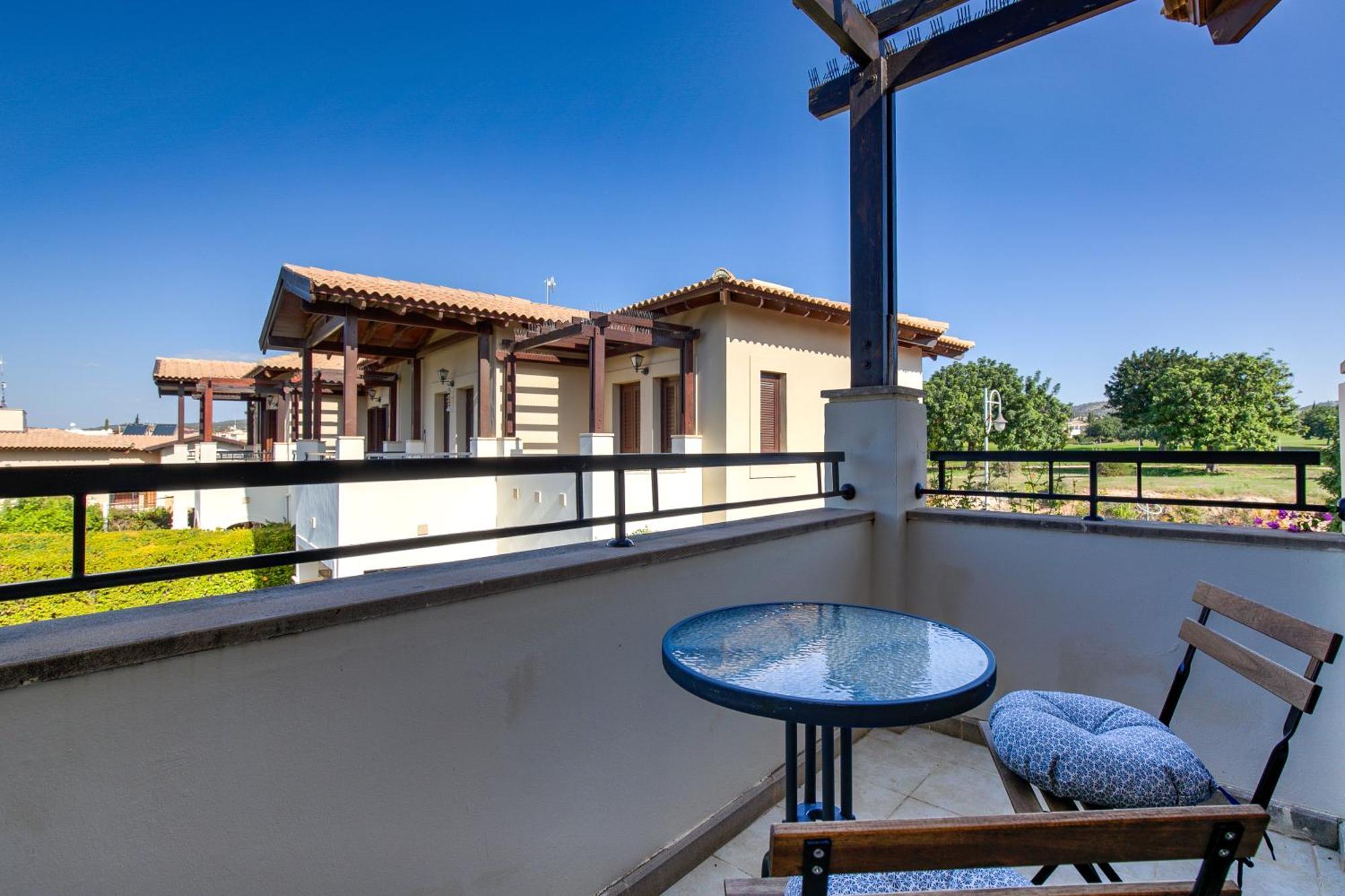 2 Bedroom Apartment Assia With Communal Pool, Aphrodite Hills Resort Kouklia Exterior photo