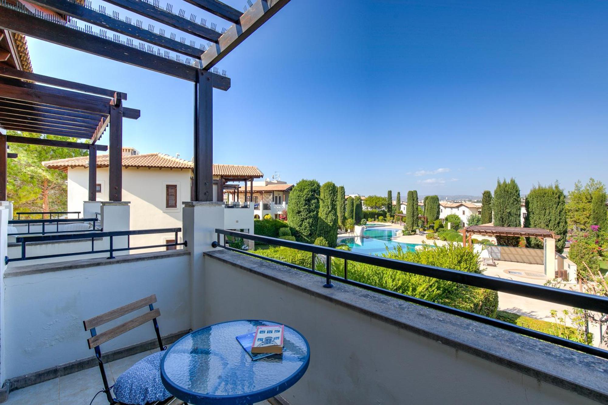 2 Bedroom Apartment Assia With Communal Pool, Aphrodite Hills Resort Kouklia Exterior photo